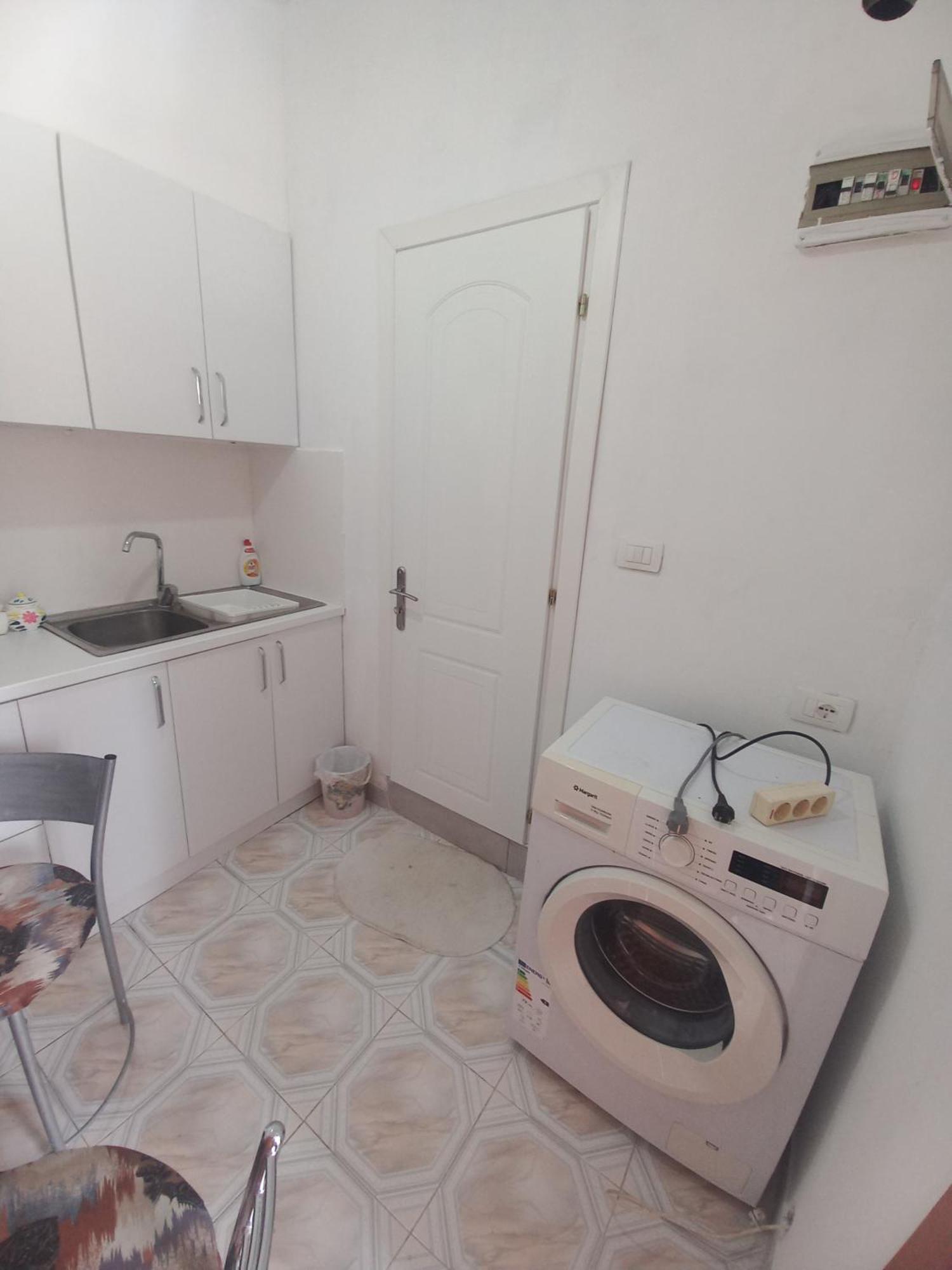 Aleko Guest House Гирокастра Экстерьер фото