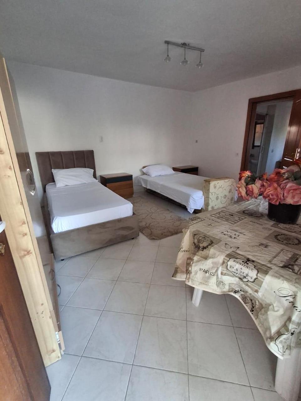 Aleko Guest House Гирокастра Экстерьер фото