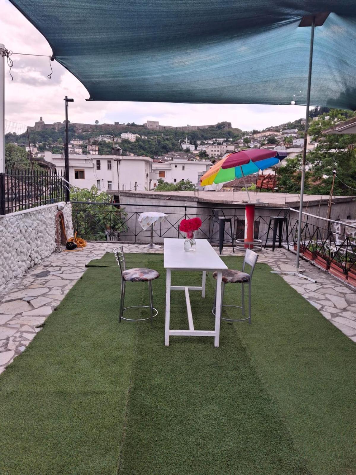 Aleko Guest House Гирокастра Экстерьер фото